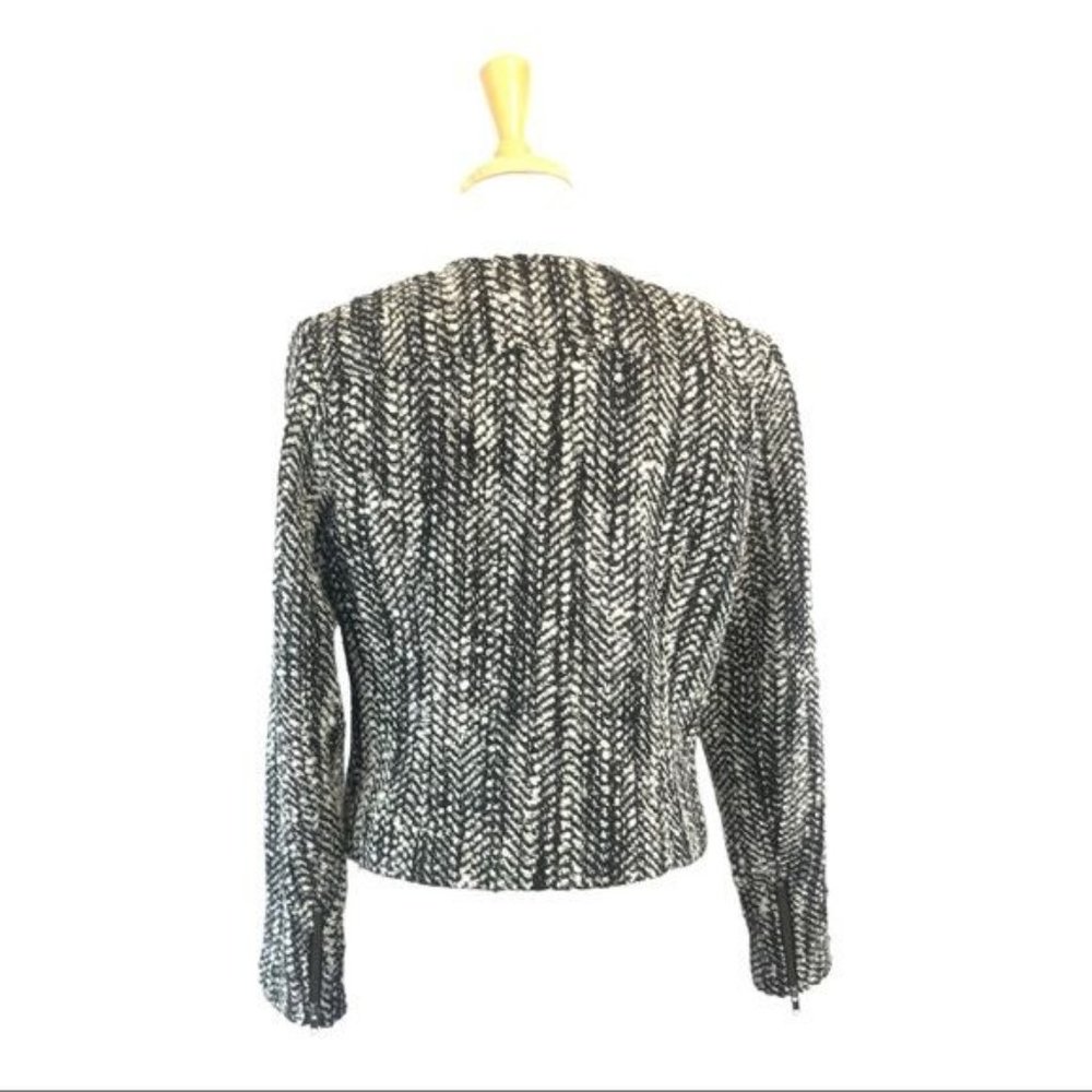 40% OFF SALE❗️ CAbi Tweed Moto Blazer Jacket Boucle Womens Size 10 - Picture 8 of 11